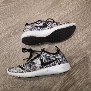 Nike Roshe Sneakers Womens Shoes Size 5.5